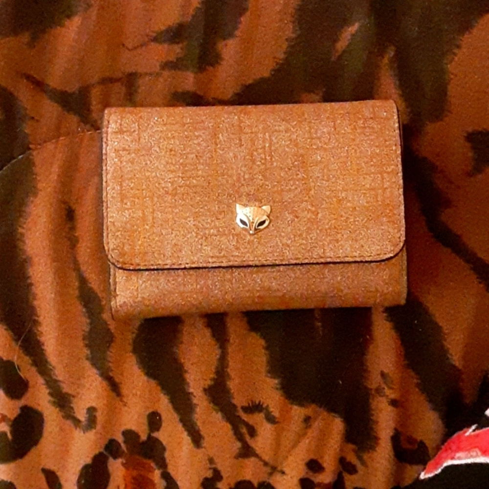 Foxer gold wallet